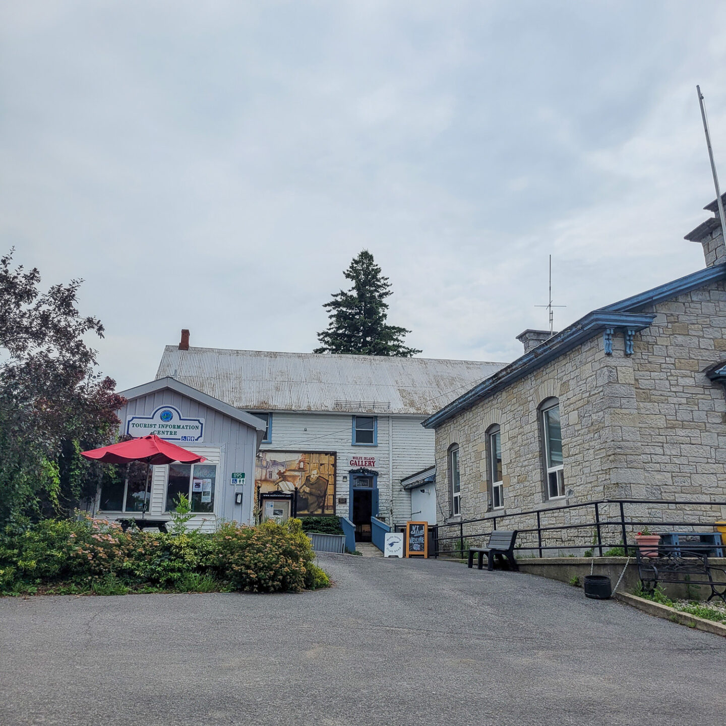 The exterior of Wolfe Island Gallery